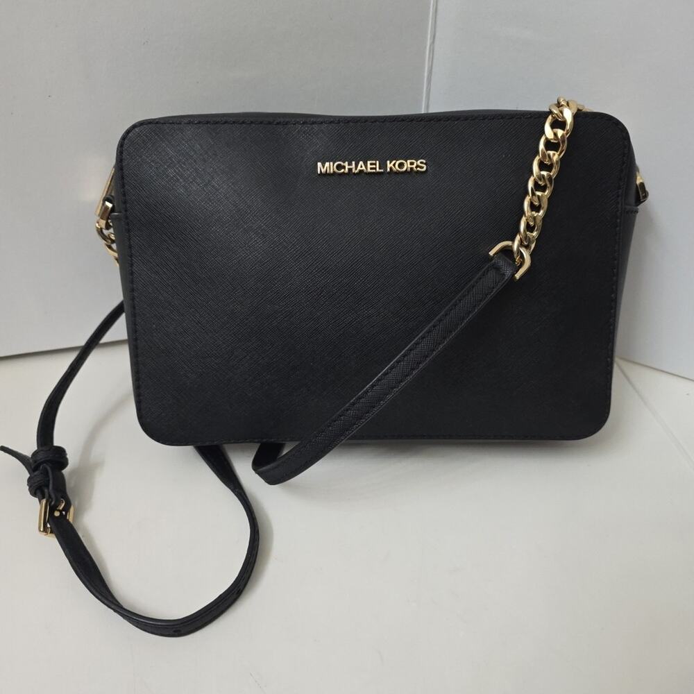 Michael Kors Black Saffiano Leather Crossbody Bag Gold Chain Strap Zip Top Clean - Picture 3 of 9